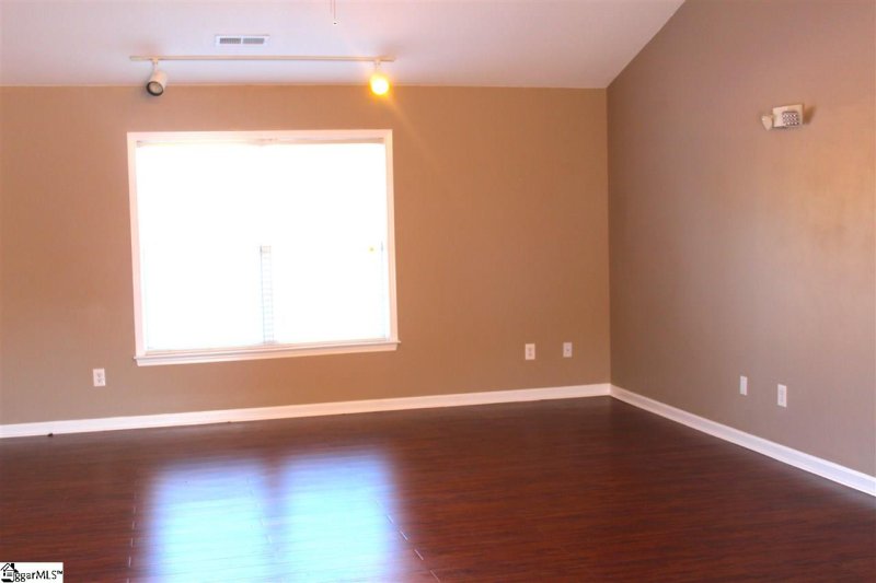 Property image 2 at 2 Viking Drive, Greer, SC 29651