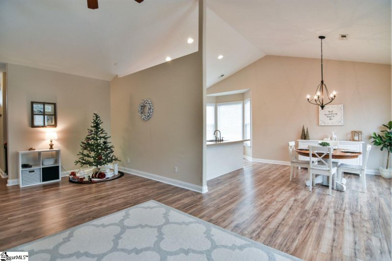 Property image 5 at 48 Stoneledges Lane, Taylors, SC 29687