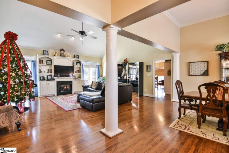 Property image 2 at 219 Hillsboro Trace, Spartanburg, SC 29301