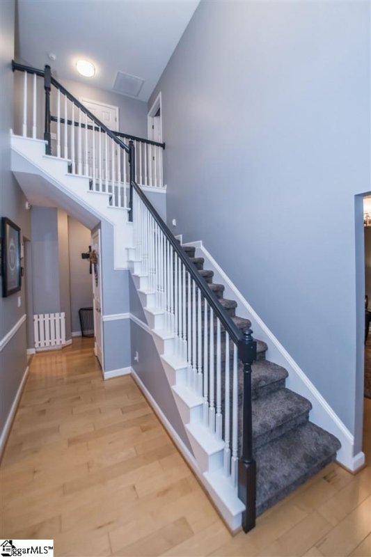 Property image 2 at 8 Hickory Hollow Court, Greenville, SC 29607