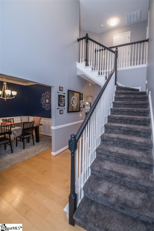 Property image 3 at 8 Hickory Hollow Court, Greenville, SC 29607