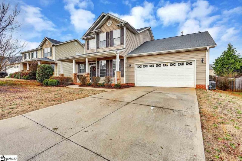 Property image 2 at 16 Whitethorn Lane, Greenville, SC 29607