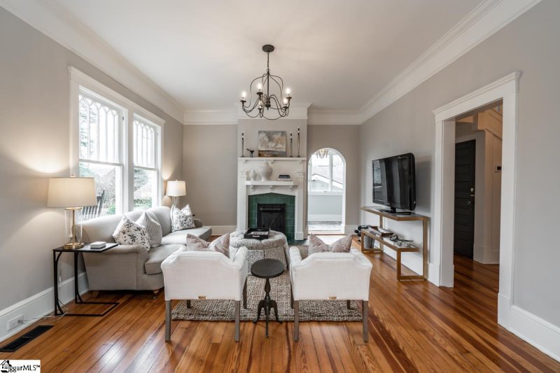 Property image 2 at 9 Vannoy Street, Greenville, SC 29601