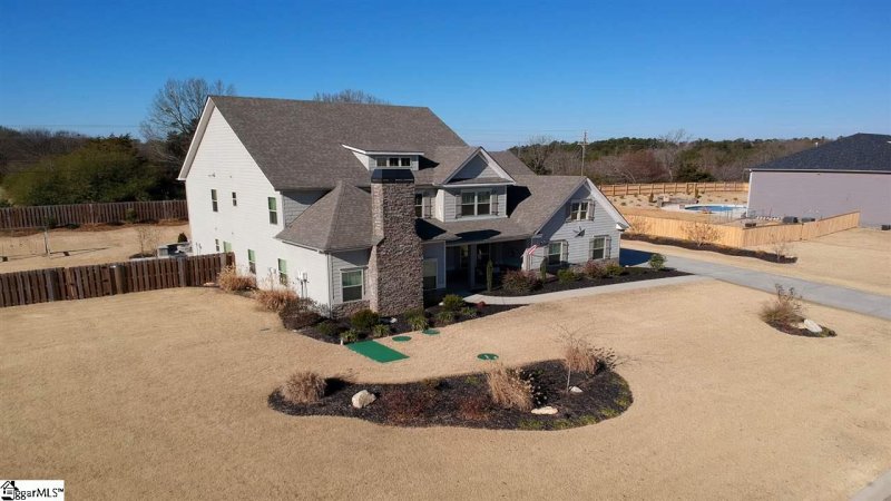 Property image 2 at 10 Sunray Lane, Simpsonville, SC 29681