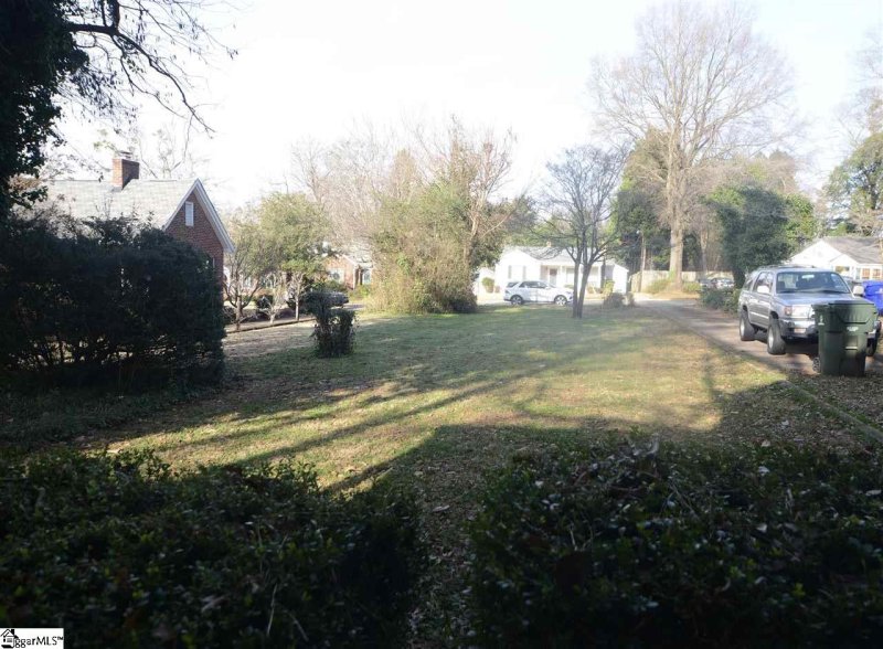 Property image 4 at 18 Kenwood Lane, Greenville, SC 29609