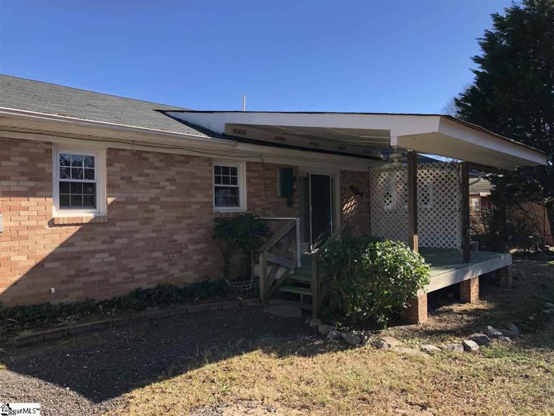 Property image 3 at 402 Reeves Drive, Simpsonville, SC 29681