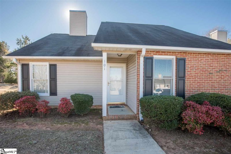 Property image 2 at 101 Daniel Court, Mauldin, SC 29662