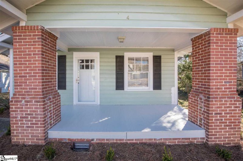 Property image 4 at 4 Maplecroft Street, Greenville, SC 29607