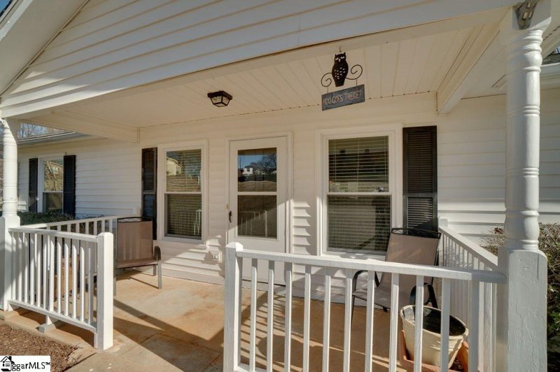 Property image 2 at 111 Boxwood Lane, Greer, SC 29650