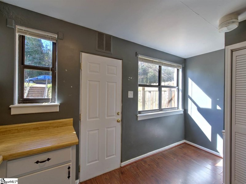 Property image 3 at 72 Faris Circle, Greenville, SC 29605