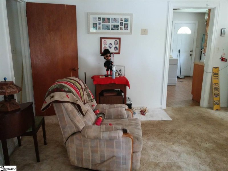 Property image 3 at 25 Mayflower Avenue, Greenville, SC 29605