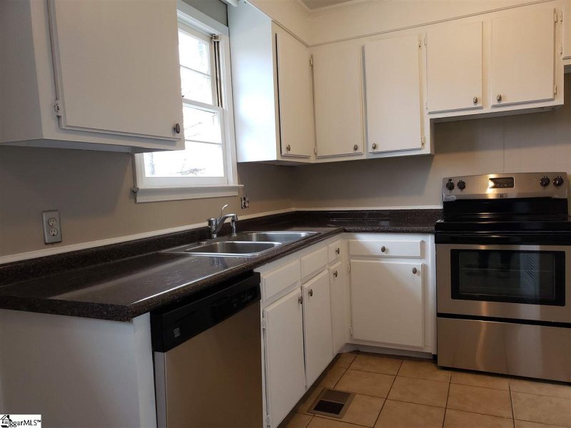 Property image 4 at 15 Melrose Road, Greenville, SC 29605