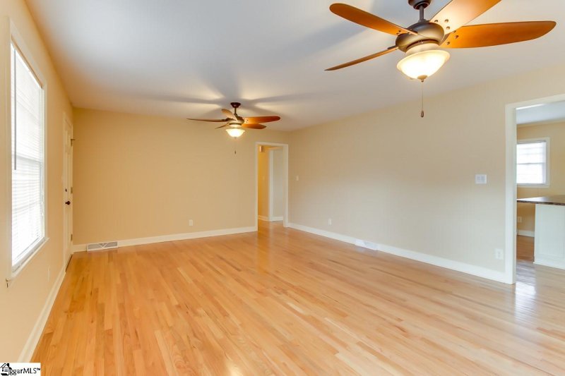 Property image 5 at 109 Churchill Avenue, Greer, SC 29651