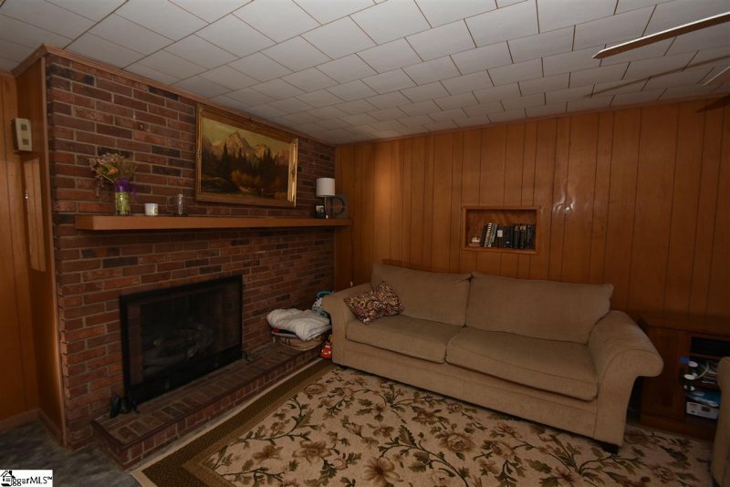 Property image 3 at 686 Maywood Street, Spartanburg, SC 29303