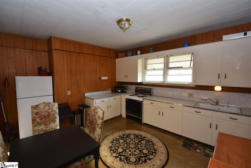 Property image 4 at 686 Maywood Street, Spartanburg, SC 29303