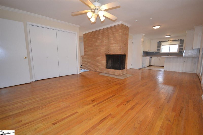 Property image 3 at 25 Forestdale Drive, Taylors, SC 29687