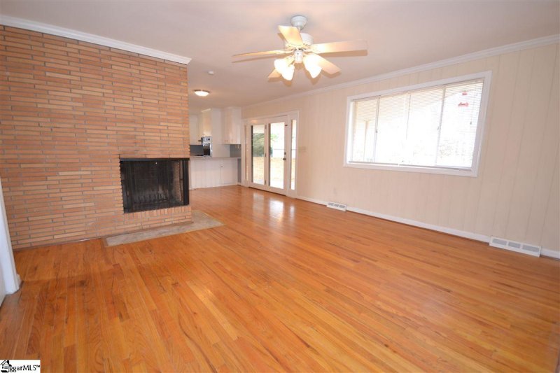 Property image 4 at 25 Forestdale Drive, Taylors, SC 29687