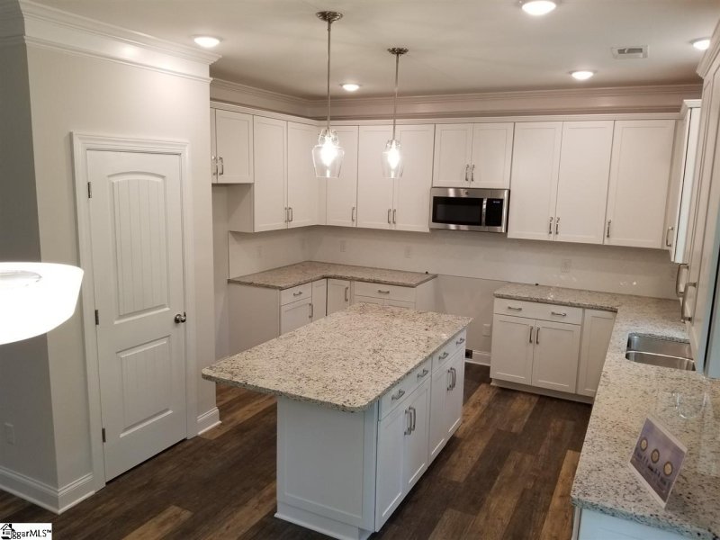 Property image 3 at 205 Sunshower Way, Simpsonville, SC 29681