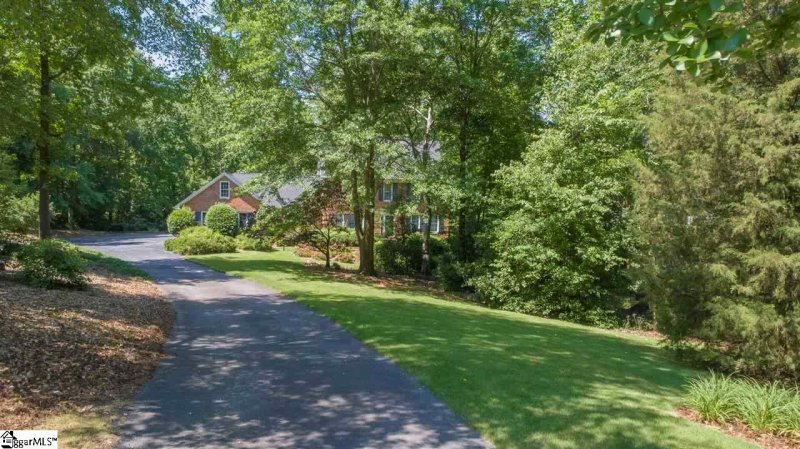 Property image 2 at 1612 Hollyberry Lane, Spartanburg, SC 29301