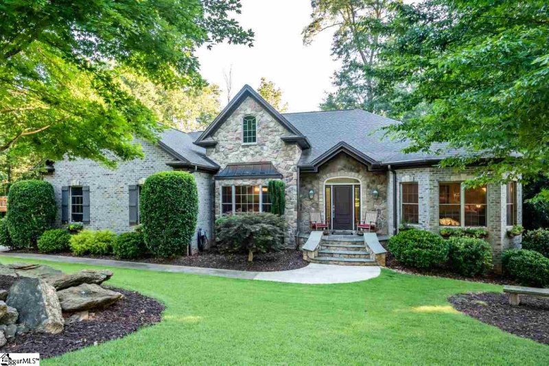 114 Walnut Creek Way