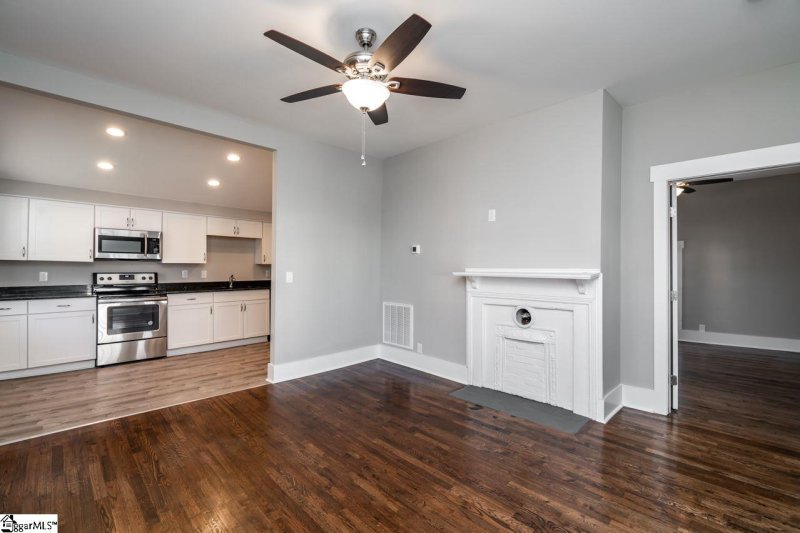 Property image 2 at 109 3rd Street, Fountain Inn, SC 29644