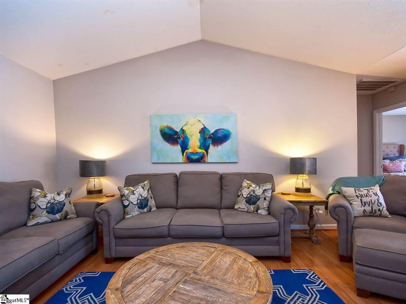 Property image 4 at 207 Kingscreek Drive, Greer, SC 29650
