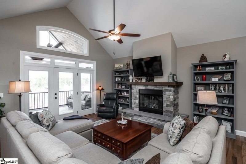 Property image 4 at 6 Brown Beaver Way, Taylors, SC 29687