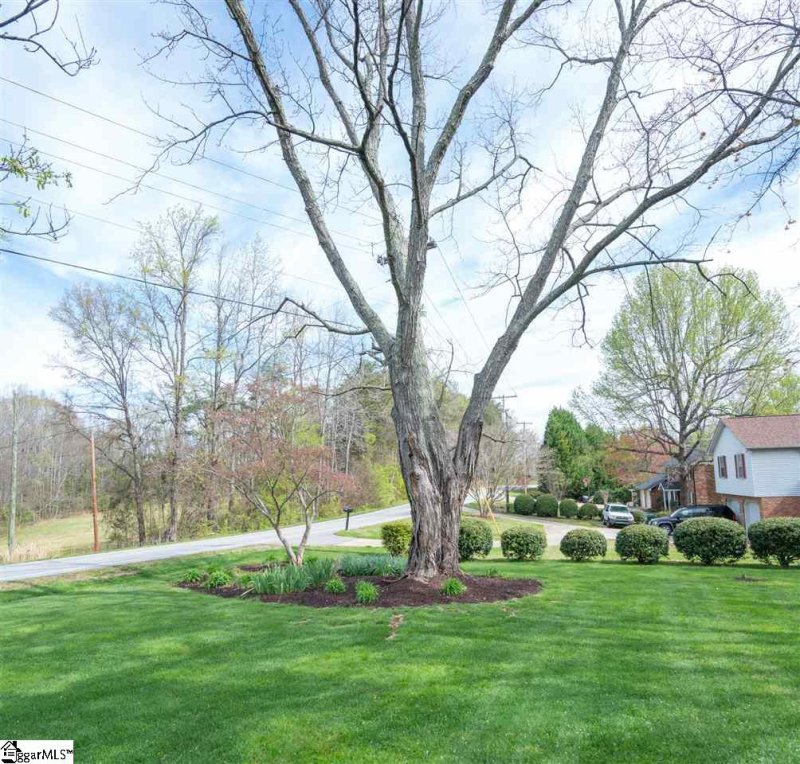 Property image 5 at 101 Montclair Road, Greer, SC 29651