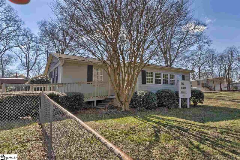 Property image 2 at 106 Columbia Avenue, Greenville, SC 29617