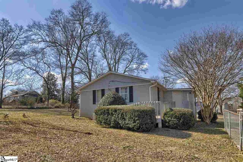 Property image 3 at 106 Columbia Avenue, Greenville, SC 29617
