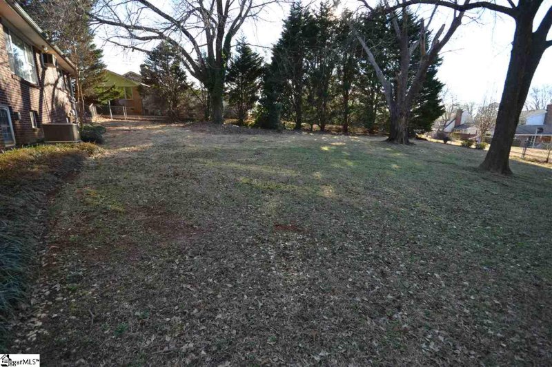 Property image 3 at 104 Montclair Road, Greer, SC 29651