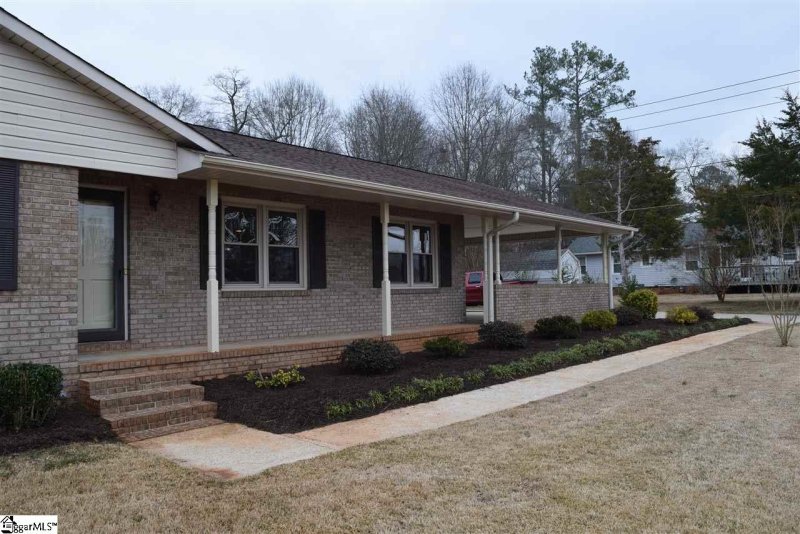 Property image 4 at 499 Hemlock Drive, Boiling Springs, SC 29316