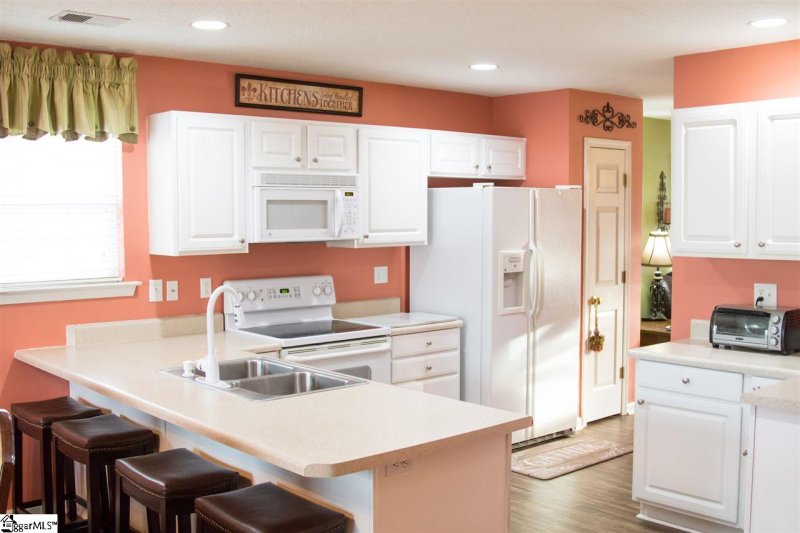 Property image 3 at 129 KINGSCREEK Drive, Greer, SC 29650