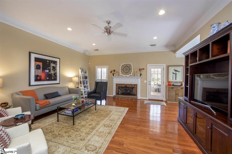 Property image 4 at 6 Audrey Lane, Greenville, SC 29615