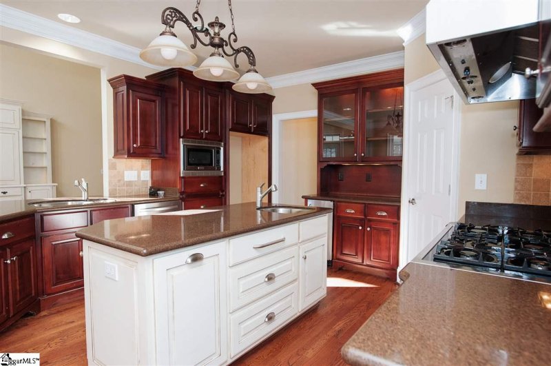 Property image 3 at 14 Marlis Court, Greer, SC 29650