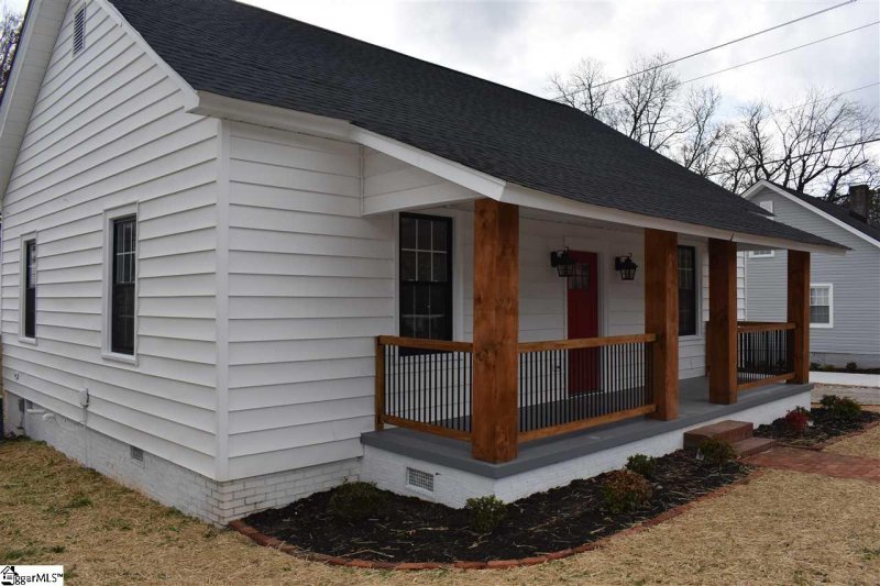 Property image 2 at 417 Pennsylvania Avenue, Greer, SC 29650