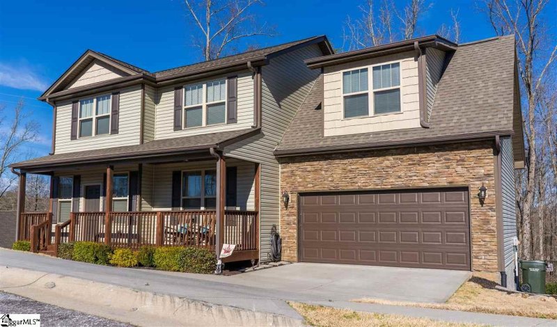 Property image 2 at 147 Autumn Hill Road, Greer, SC 29651-1433