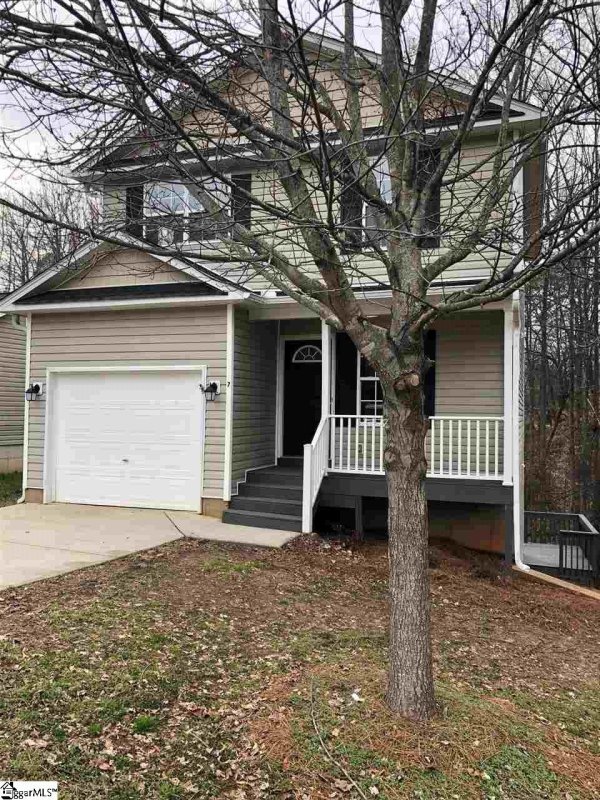 Property image 2 at 7 Squirrel Hollow Court, Greer, SC 29651