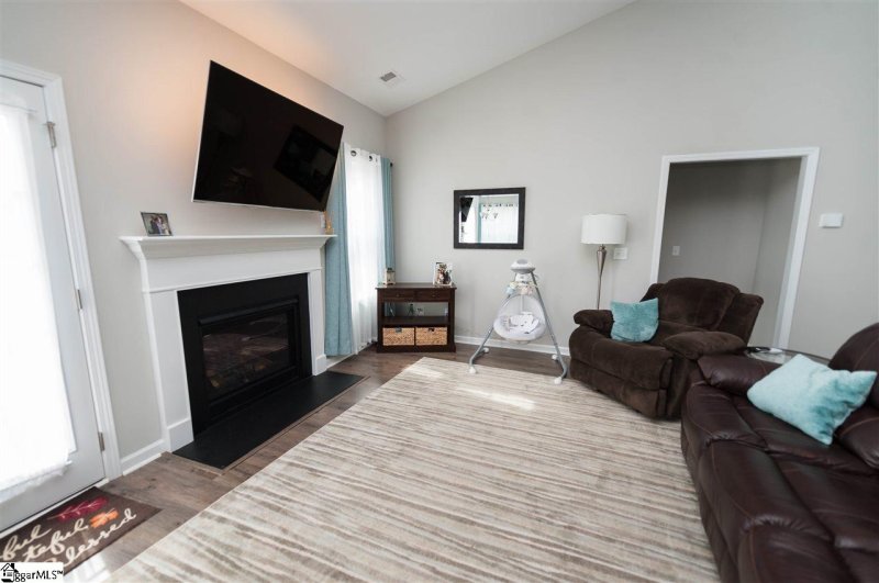 Property image 4 at 712 Maple Hollow Drive, Spartanburg, SC 29303-4327