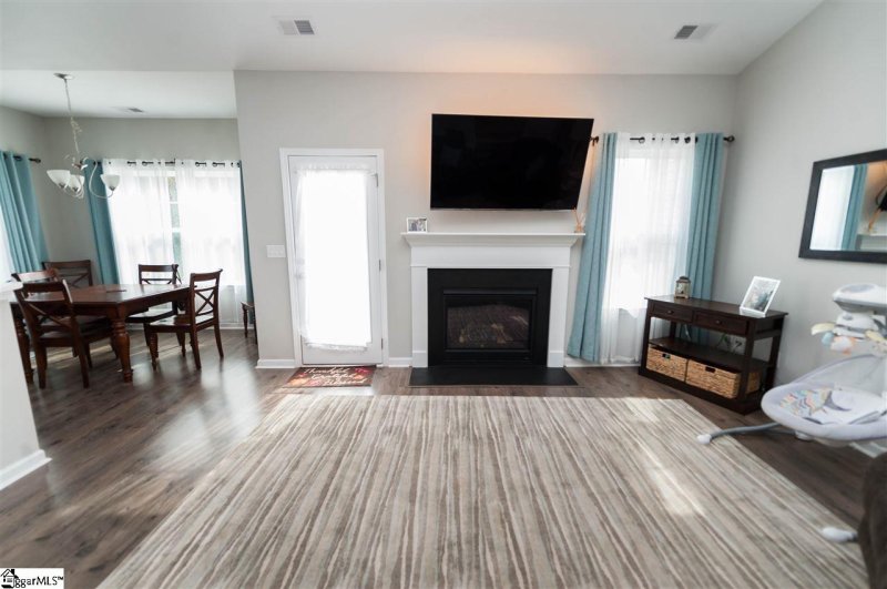 Property image 5 at 712 Maple Hollow Drive, Spartanburg, SC 29303-4327