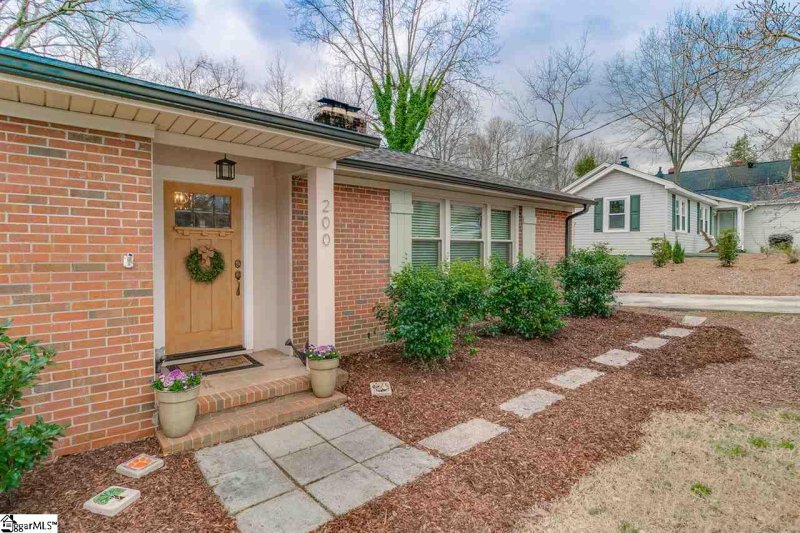 Property image 2 at 200 Lowndes Avenue, Greenville, SC 29607