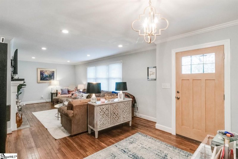 Property image 3 at 200 Lowndes Avenue, Greenville, SC 29607
