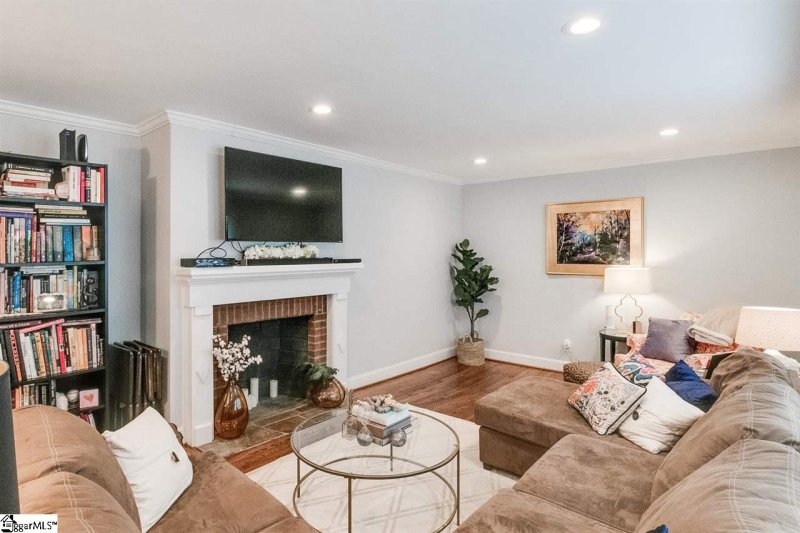 Property image 5 at 200 Lowndes Avenue, Greenville, SC 29607