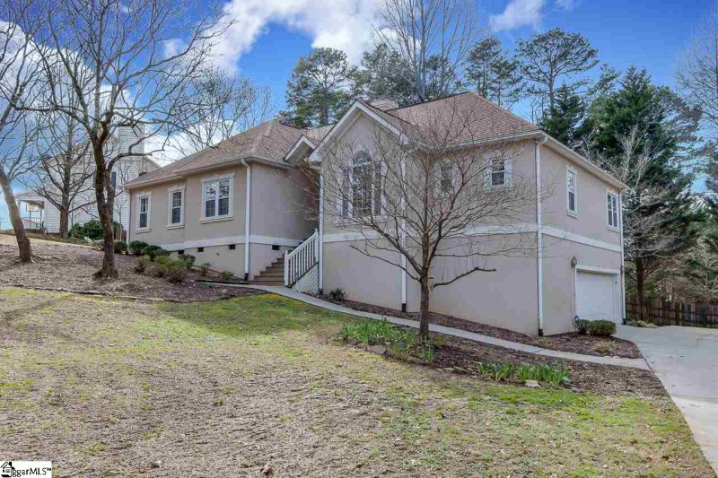 Property image 2 at 15046 Beacon Ridge Drive, Seneca, SC 29678