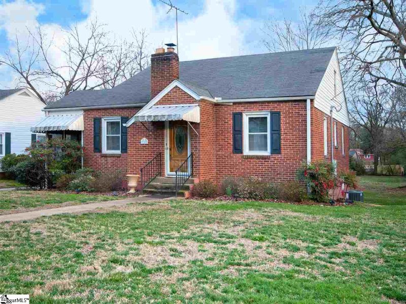 Property image 2 at 20 Simmons Avenue, Greenville, SC 29607