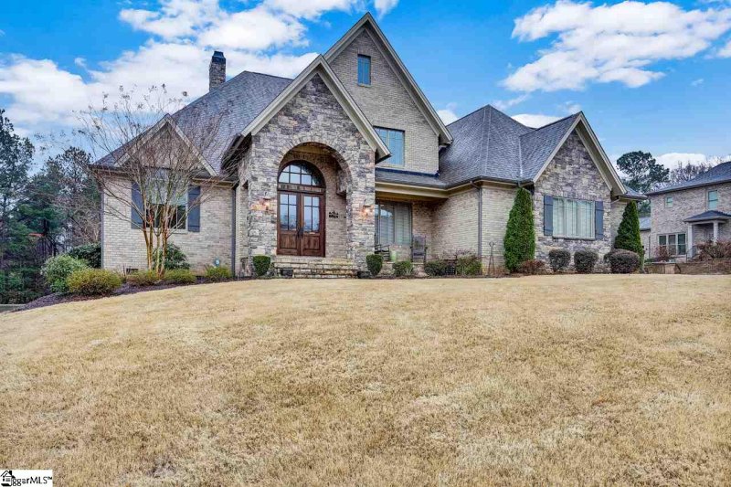 104 Griffith Hill Way