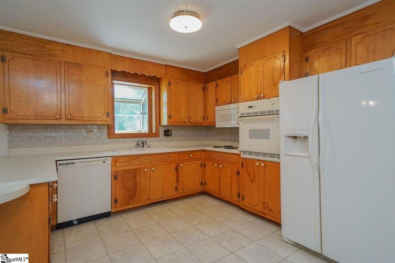 Property image 5 at 102 Dexter Drive, Taylors, SC 29687