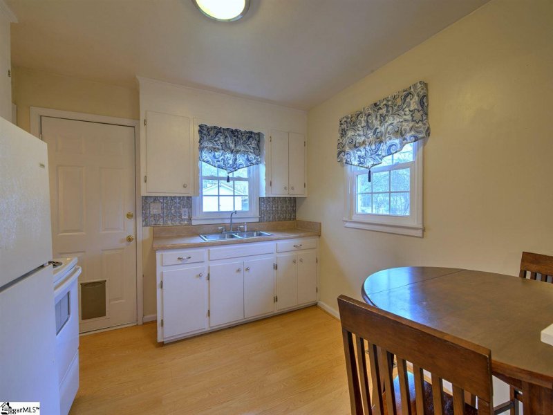 Property image 4 at 203 Mark Street, Easley, SC 29640