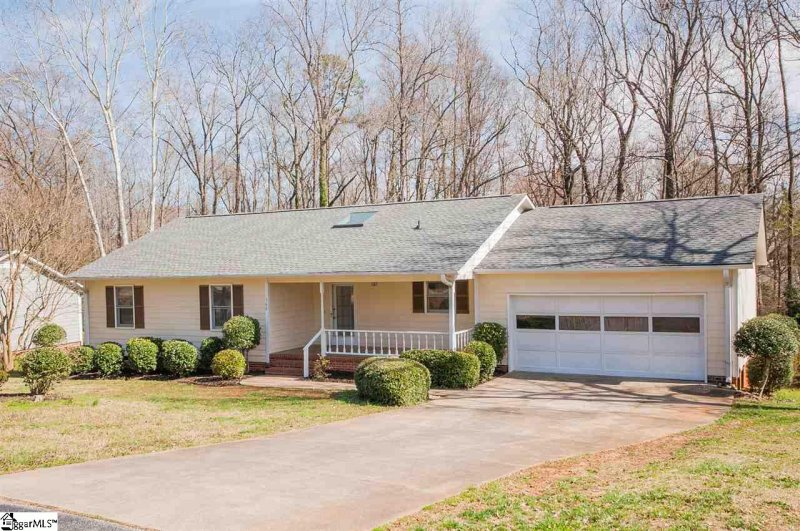 Property image 2 at 308 Barry Drive, Greer, SC 29650