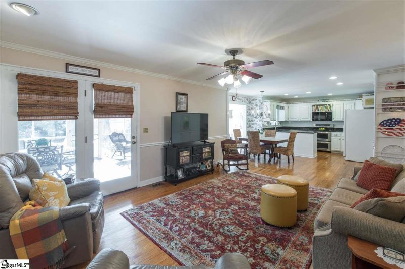 Property image 5 at 212 Burning Bush Road, Greenville, SC 29607